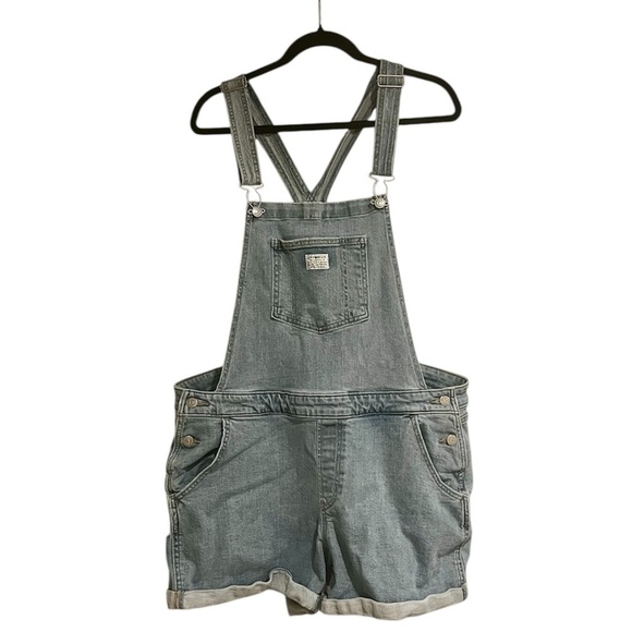 Levi’s Denim Shortalls - Picture 1 of 9